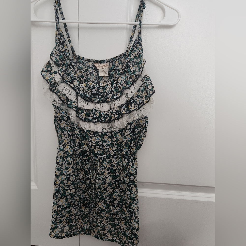 Ruffled flower tanktop